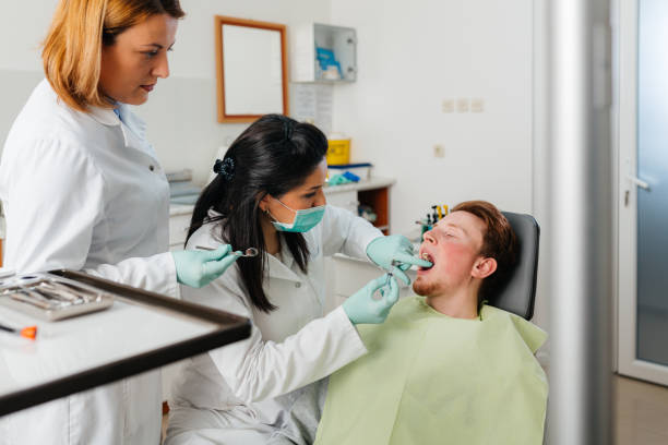 Best Emergency Wisdom Teeth Removal in Old River Winfree, TX